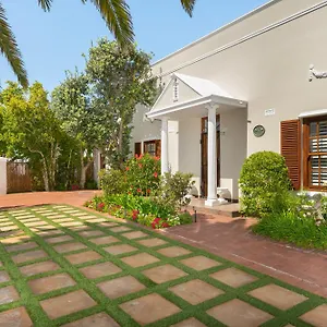 https://meerendal-cottage-affordable-luxury.hotels-capetown.com